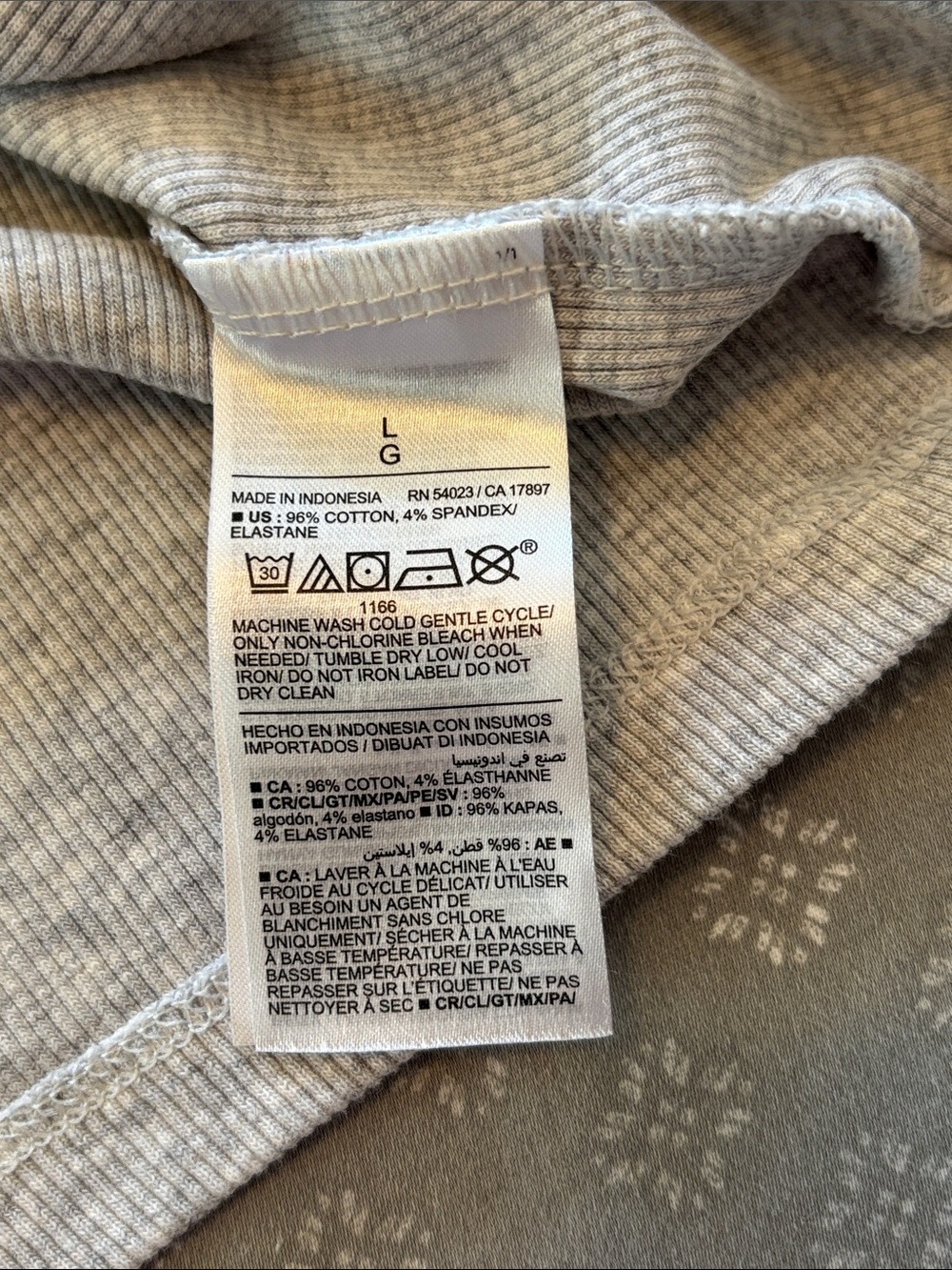 OLD NAVY TANK TOP BUNDLE in Size Large - Picture 5 of 8